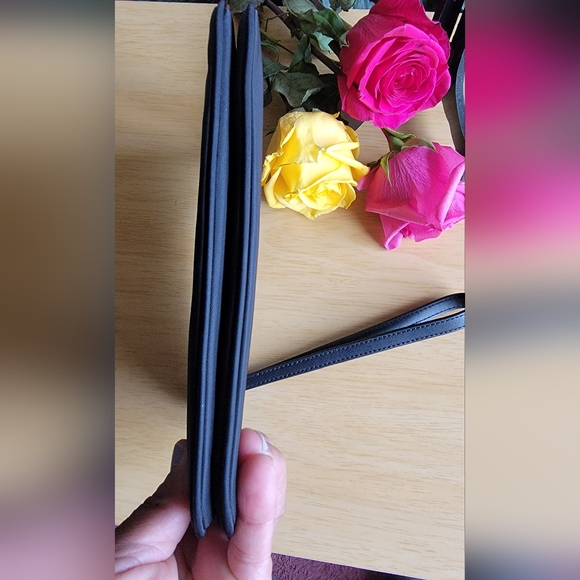 NWOT* KATE SPADE ♠️ Chelsea Medium Nylon Black Pouch Wristlet & 3 Heart necklace - Picture 5 of 10